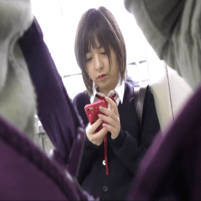 【JKに痴漢】電車内で先っぽ挿入しちゃいました！